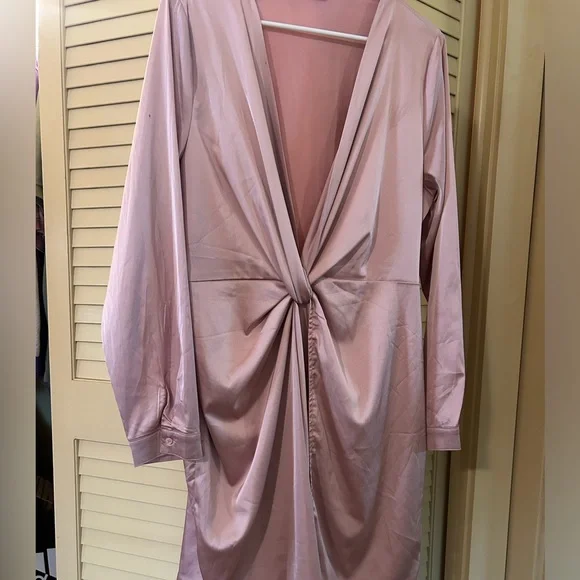 Satin Blush Deep V Dress - Picture 5 of 8